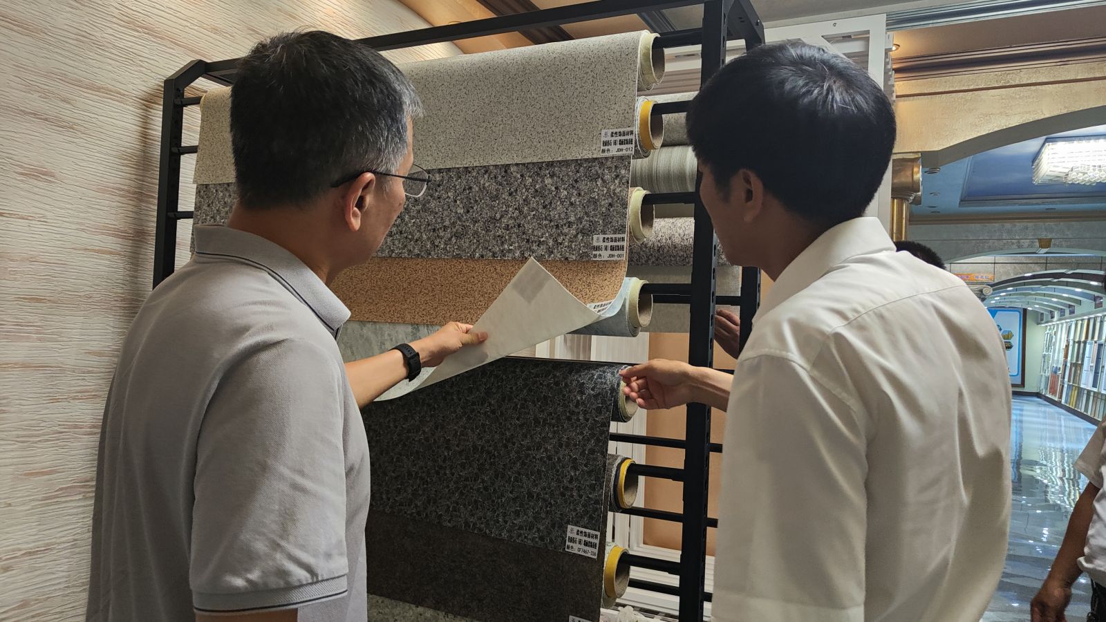 啄木鳥漆業(yè)集團 軟瓷 內(nèi)外墻涂料