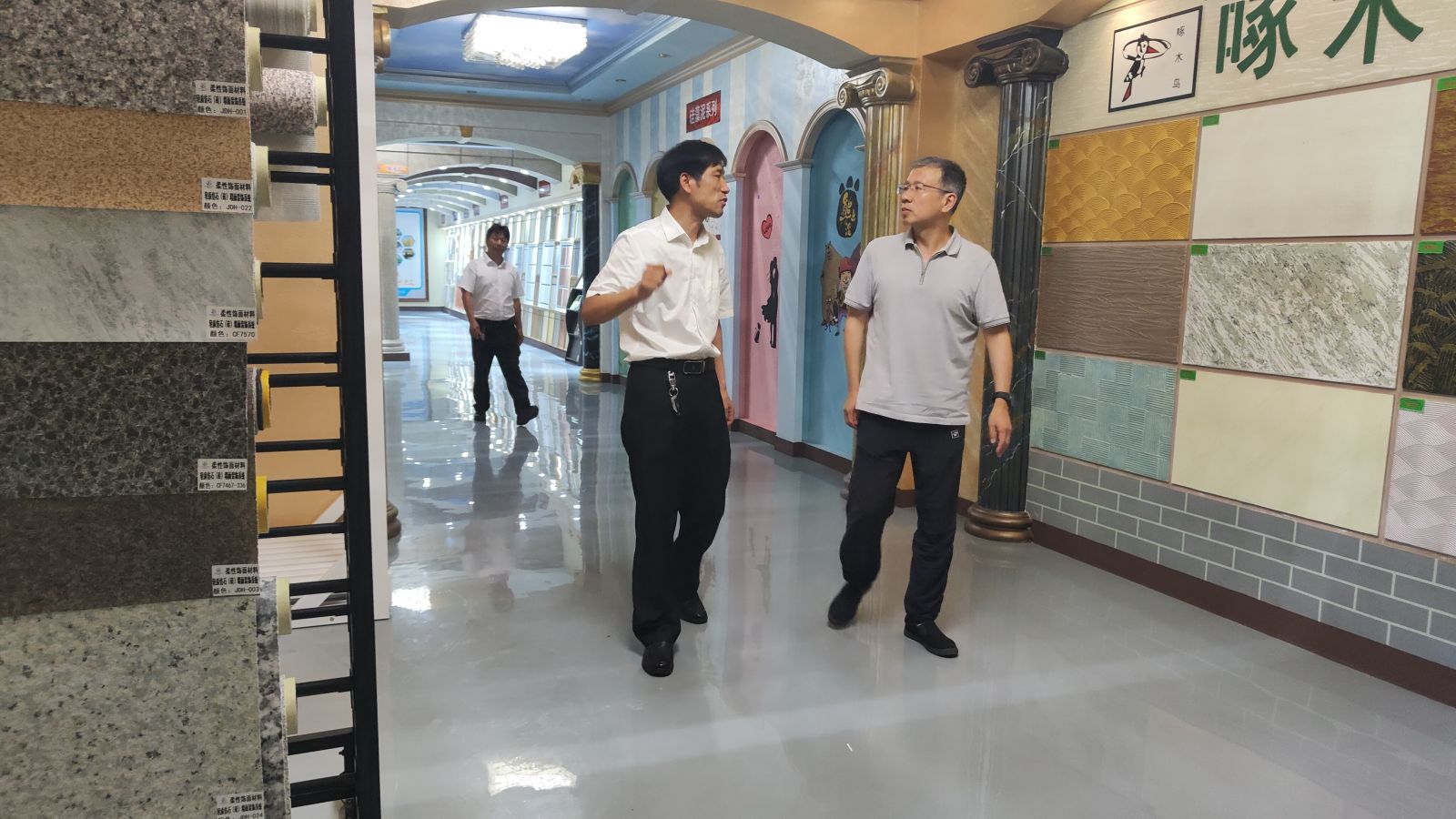 啄木鳥漆業(yè)集團 軟瓷 內(nèi)外墻涂料